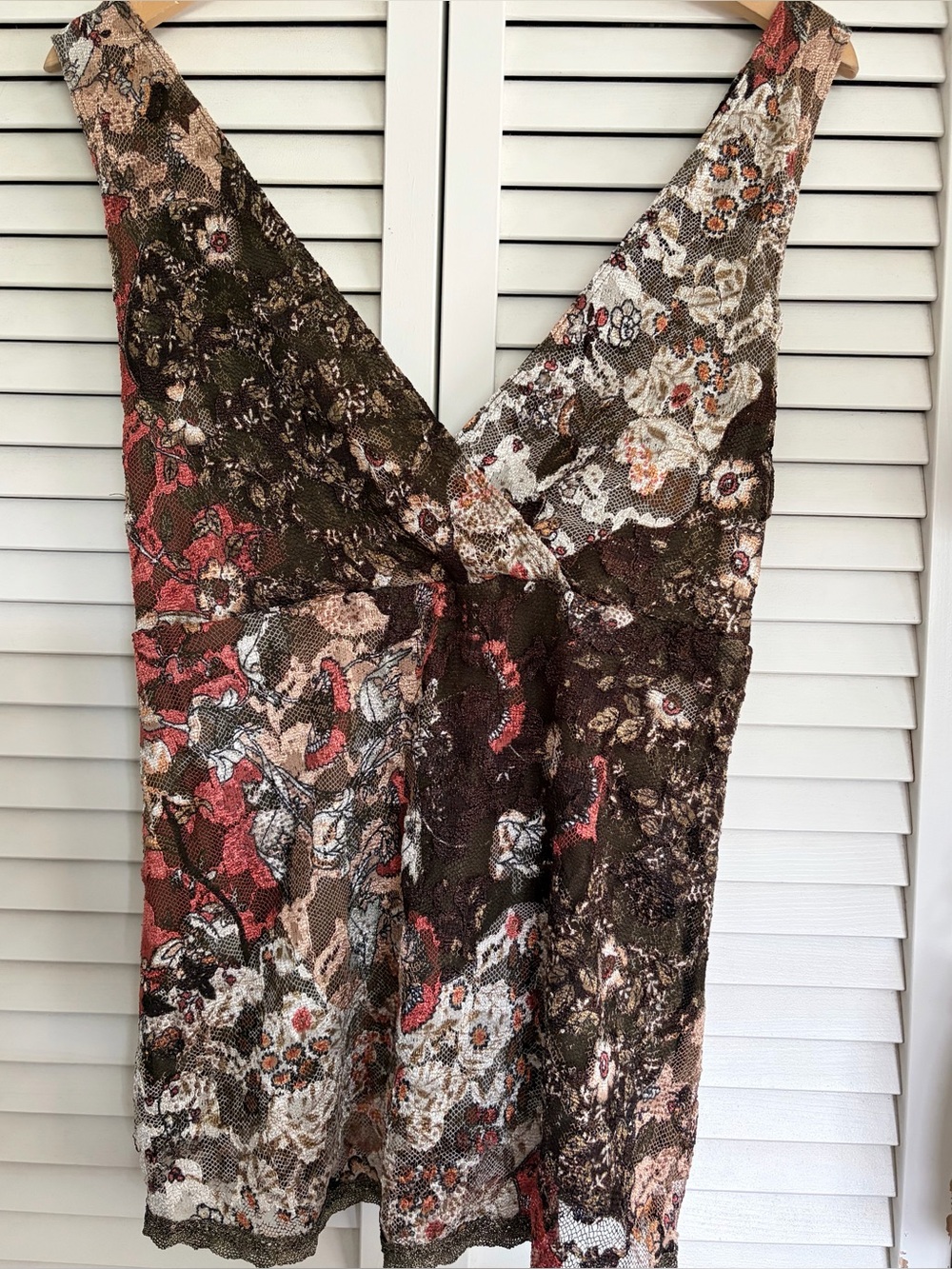 Vintage Floral Metallic Lace Tank Top - Picture 2 of 4
